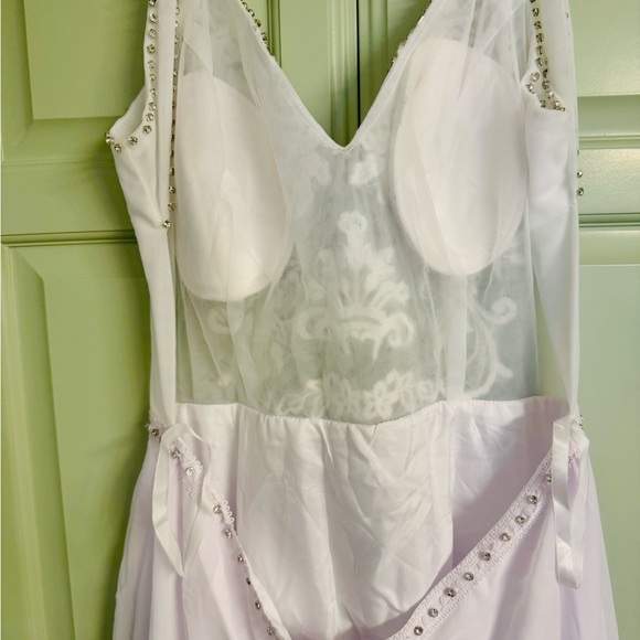 Elegant White Lace Women’s Dress - Picture 5 of 5